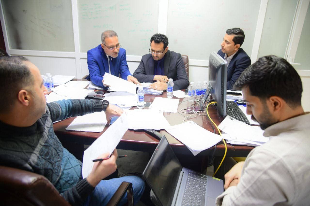 النائب الأول لمحافظ كربلاء ، يتابع عمل اللجنة الخاصّة بإجراءات الفحص والمطابقة وتدقيق الوثائق لعقود المحافظة .